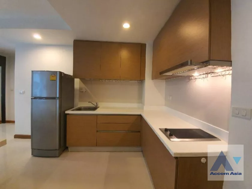 unit 1 Bedroom  Condominium For Rent in Ploenchit, Bangkok  near BTS Ratchadamri (AA35610)