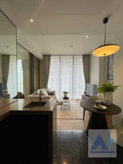 4  1 br Condominium For Rent in Ploenchit ,Bangkok BTS Chitlom at 28 Chidlom AA35613