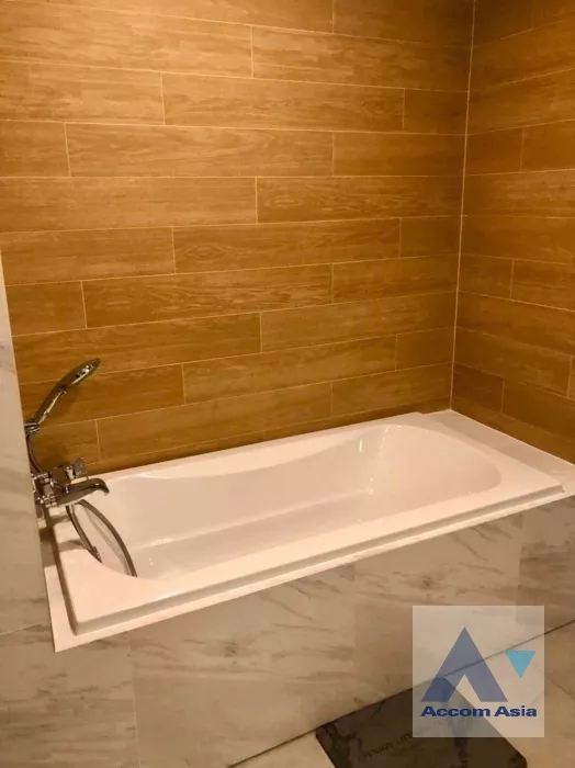 unitTaka Haus Ekkamai 12