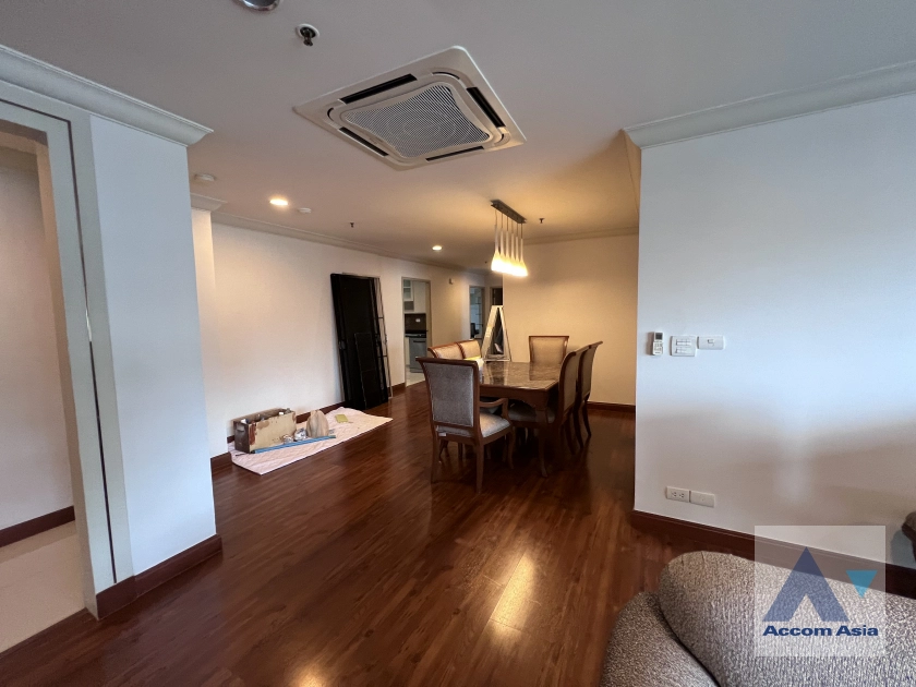  1  3 br Apartment for rent and sale in Sukhumvit ,Bangkok BTS Asok - MRT Sukhumvit at Perfect Apartment for Big Family, Prime Location Near Main Street AA35644