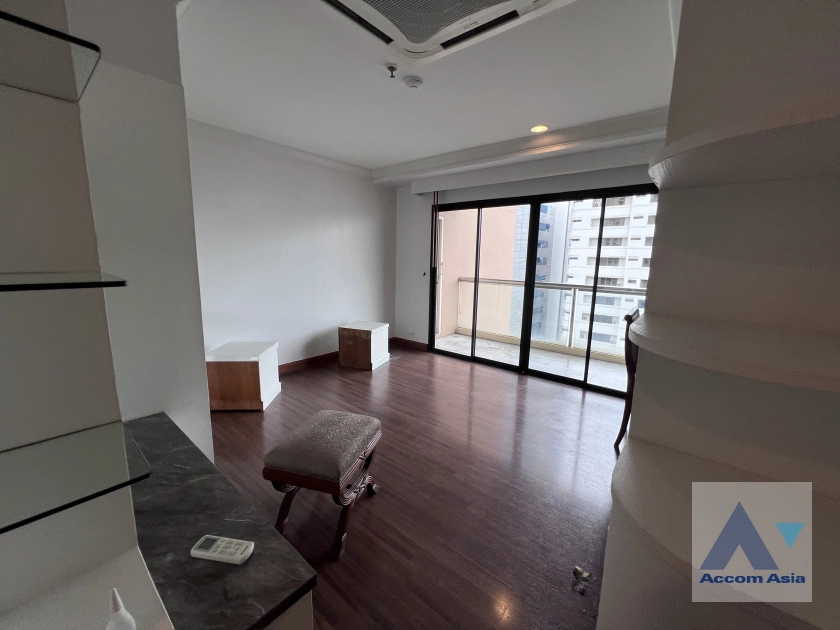 4  3 br Apartment for rent and sale in Sukhumvit ,Bangkok BTS Asok - MRT Sukhumvit at Perfect Apartment for Big Family, Prime Location Near Main Street AA35644