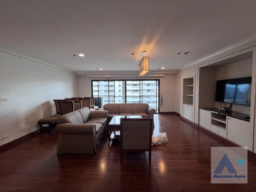 unit 3 Bedrooms  Apartment For Rent & Sale in Sukhumvit, Bangkok  near BTS Asok - MRT Sukhumvit (AA35644)