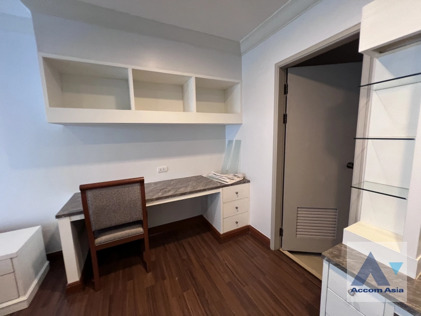 10  3 br Apartment for rent and sale in Sukhumvit ,Bangkok BTS Asok - MRT Sukhumvit at Perfect Apartment for Big Family, Prime Location Near Main Street AA35644