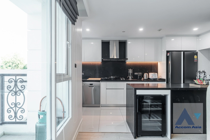 7  3 br Apartment for rent and sale in Sukhumvit ,Bangkok BTS Ekkamai at New Modern Classic Apartment, Near Main Street AA35651