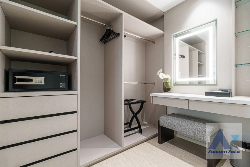 15  3 br Apartment for rent and sale in Sukhumvit ,Bangkok BTS Ekkamai at New Modern Classic Apartment, Near Main Street AA35651