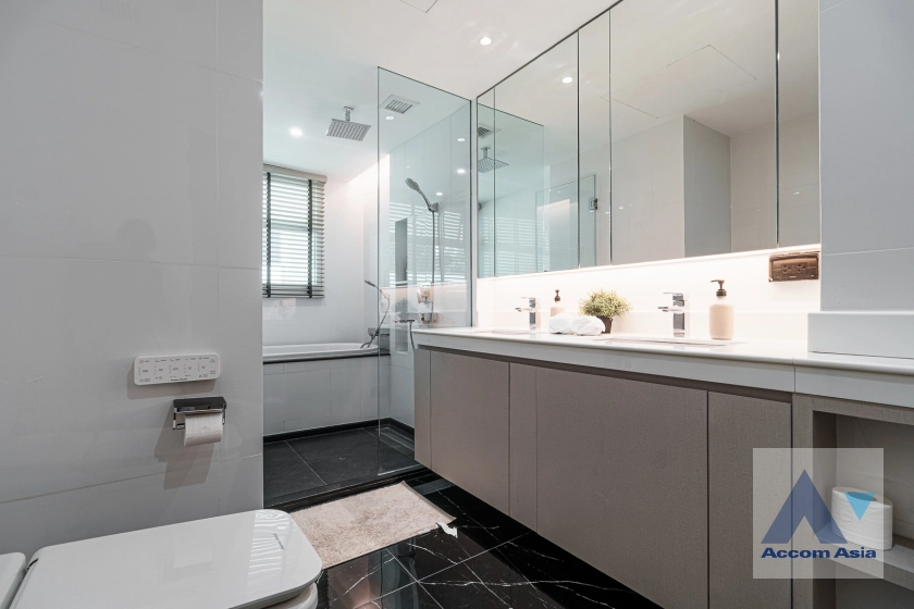 16  3 br Apartment for rent and sale in Sukhumvit ,Bangkok BTS Ekkamai at New Modern Classic Apartment, Near Main Street AA35651