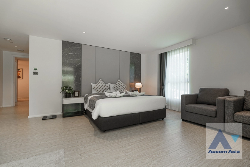 12  3 br Apartment for rent and sale in Sukhumvit ,Bangkok BTS Ekkamai at New Modern Classic Apartment, Near Main Street AA35651