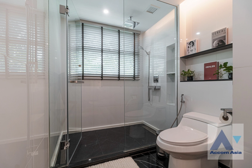 25  3 br Apartment for rent and sale in Sukhumvit ,Bangkok BTS Ekkamai at New Modern Classic Apartment, Near Main Street AA35651