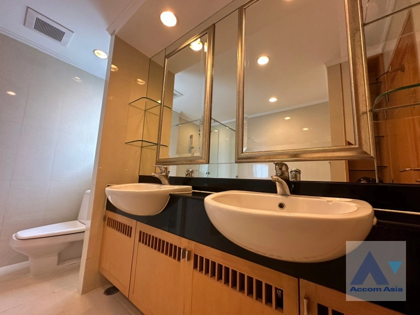 18  3 br Apartment for rent and sale in Sukhumvit ,Bangkok BTS Phrom Phong at Apartment with Top Facilities, Close to Emshere AA35654