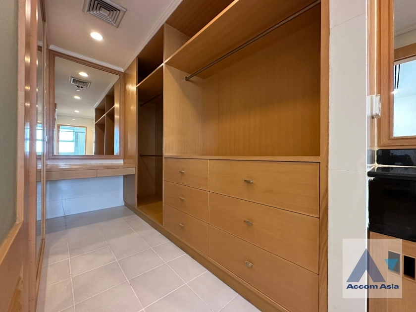 24  3 br Apartment for rent and sale in Sukhumvit ,Bangkok BTS Phrom Phong at Apartment with Top Facilities, Close to Emshere AA35654