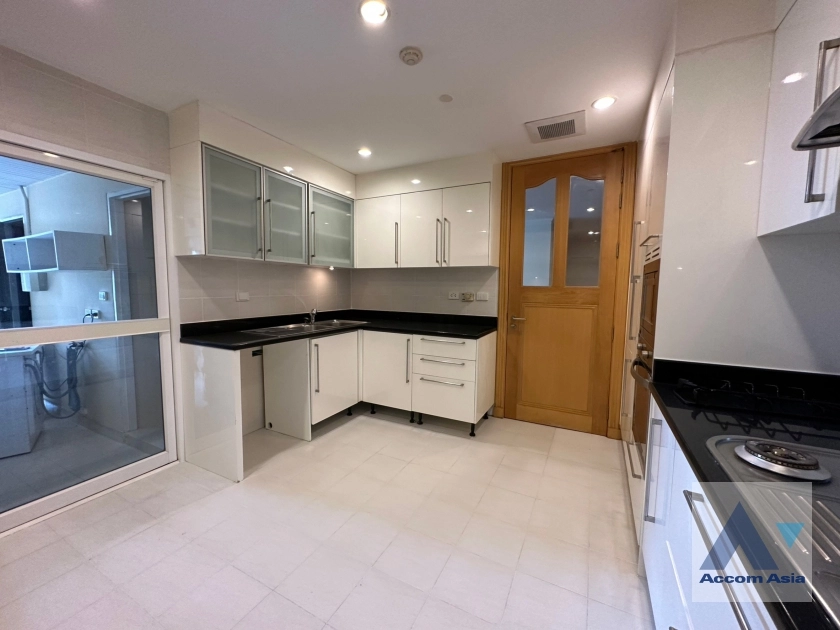 11  3 br Apartment for rent and sale in Sukhumvit ,Bangkok BTS Phrom Phong at Apartment with Top Facilities, Close to Emshere AA35654