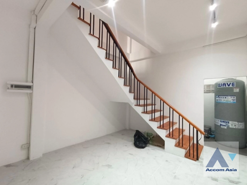  1  1 br House for rent and sale in Sathorn ,Bangkok BRT Thanon Chan AA35662