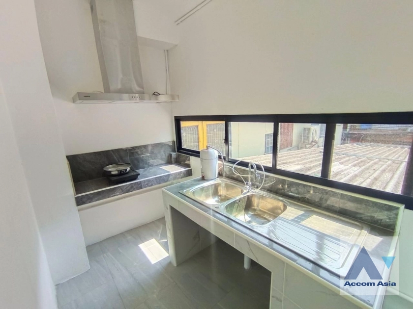 10  1 br House for rent and sale in Sathorn ,Bangkok BRT Thanon Chan AA35662