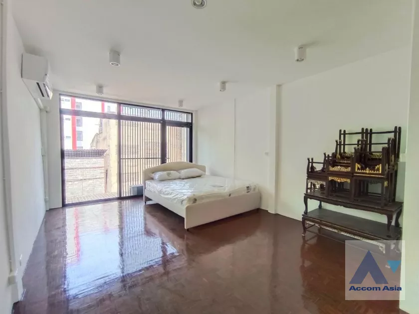 12  1 br House for rent and sale in sathorn ,Bangkok BRT Thanon Chan AA35662