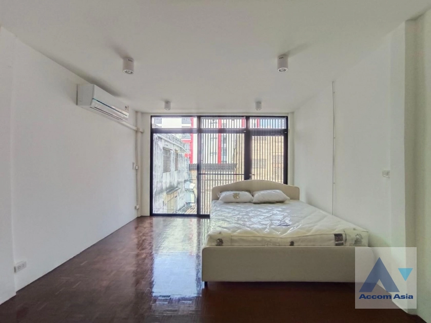 14  1 br House for rent and sale in Sathorn ,Bangkok BRT Thanon Chan AA35662