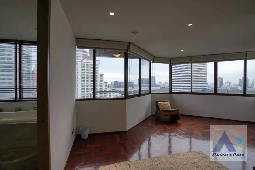 unitBig Balcony | Lake Avenue