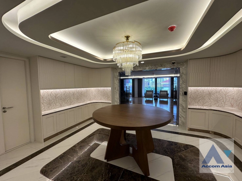 unitPenthouse |  4 Bedrooms  Apartment For Rent in Sukhumvit, Bangkok  near BTS Asok (AA35674)