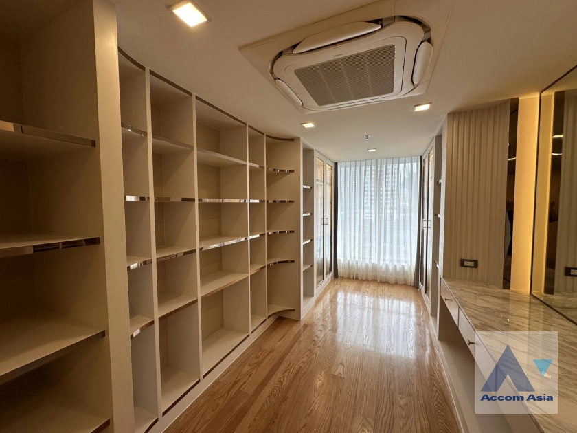 15  4 br Apartment For Rent in Sukhumvit ,Bangkok BTS Asok at Comfortable of Living Space AA35674