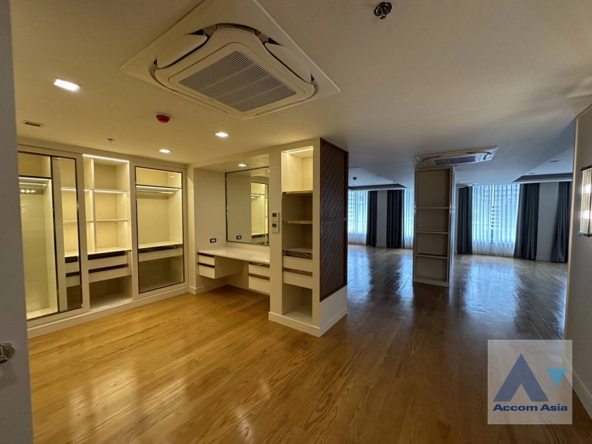 13  4 br Apartment For Rent in Sukhumvit ,Bangkok BTS Asok at Comfortable of Living Space AA35674