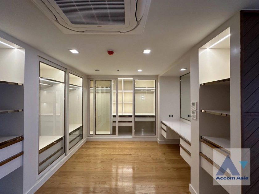 16  4 br Apartment For Rent in Sukhumvit ,Bangkok BTS Asok at Comfortable of Living Space AA35674