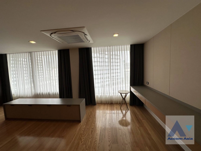9  4 br Apartment For Rent in Sukhumvit ,Bangkok BTS Asok at Comfortable of Living Space AA35674