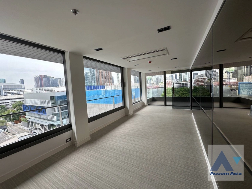 20  4 br Apartment For Rent in Sukhumvit ,Bangkok BTS Asok at Comfortable of Living Space AA35674