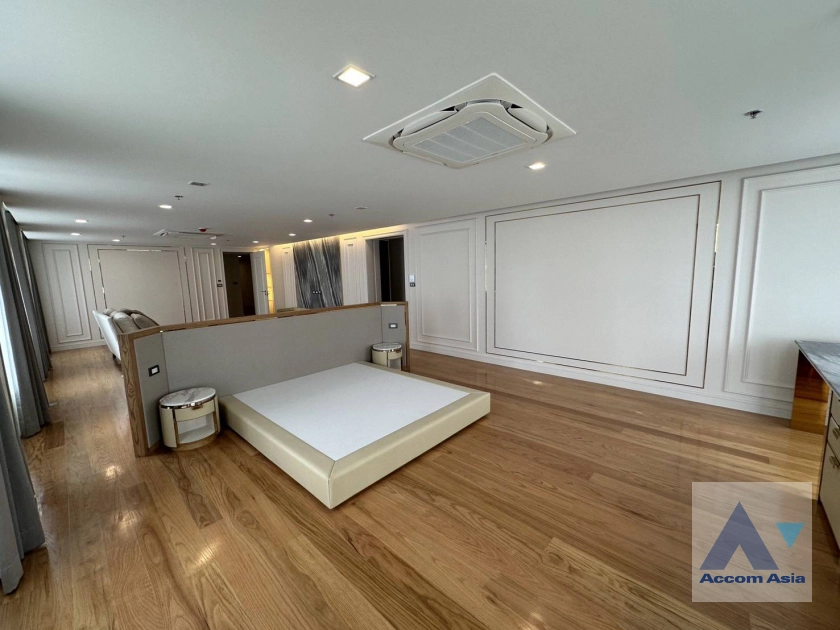 7  4 br Apartment For Rent in Sukhumvit ,Bangkok BTS Asok at Comfortable of Living Space AA35674