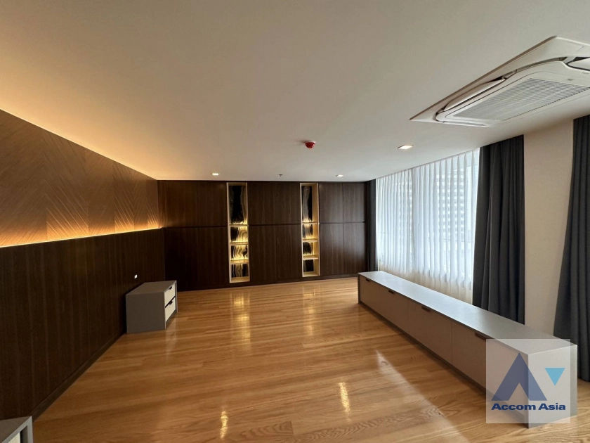12  4 br Apartment For Rent in Sukhumvit ,Bangkok BTS Asok at Comfortable of Living Space AA35674