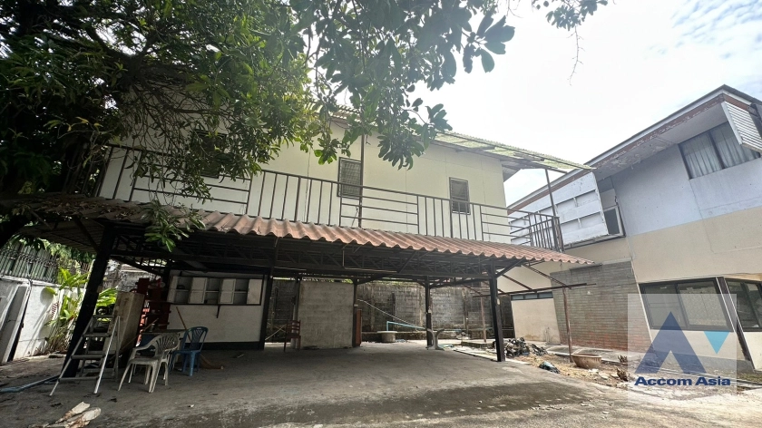  1  House For Sale in Sukhumvit ,Bangkok BTS Thong Lo AA35680