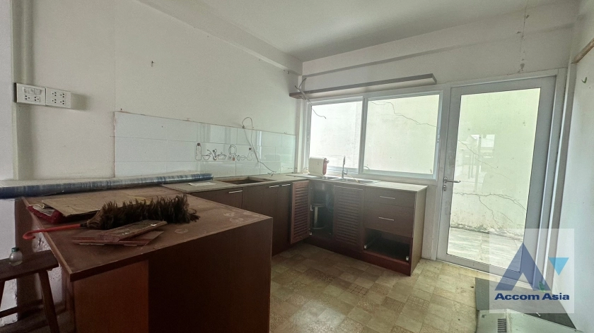 17  House For Sale in Sukhumvit ,Bangkok BTS Thong Lo AA35680