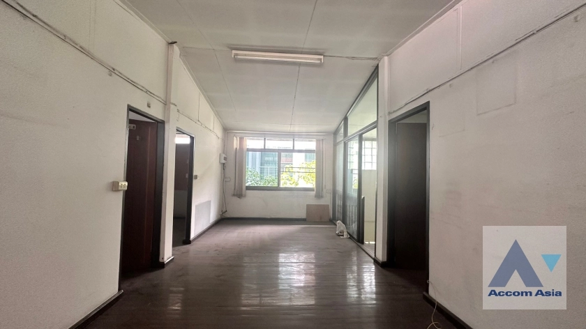 5  House For Sale in Sukhumvit ,Bangkok BTS Thong Lo AA35680