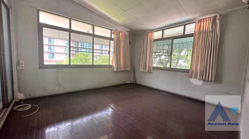  1  House For Sale in Sukhumvit ,Bangkok BTS Thong Lo AA35680