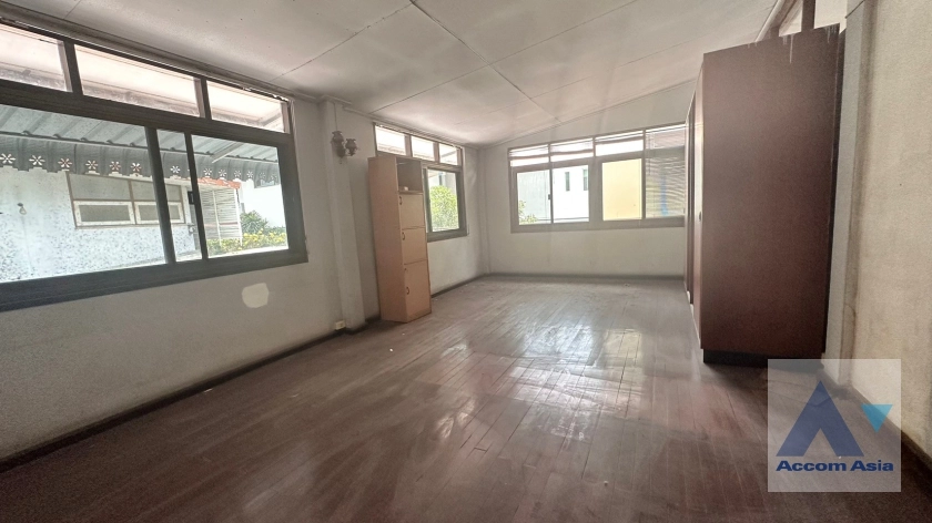 9  House For Sale in Sukhumvit ,Bangkok BTS Thong Lo AA35680