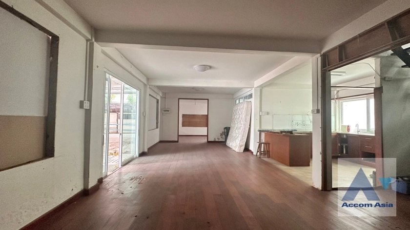 16  House For Sale in Sukhumvit ,Bangkok BTS Thong Lo AA35680