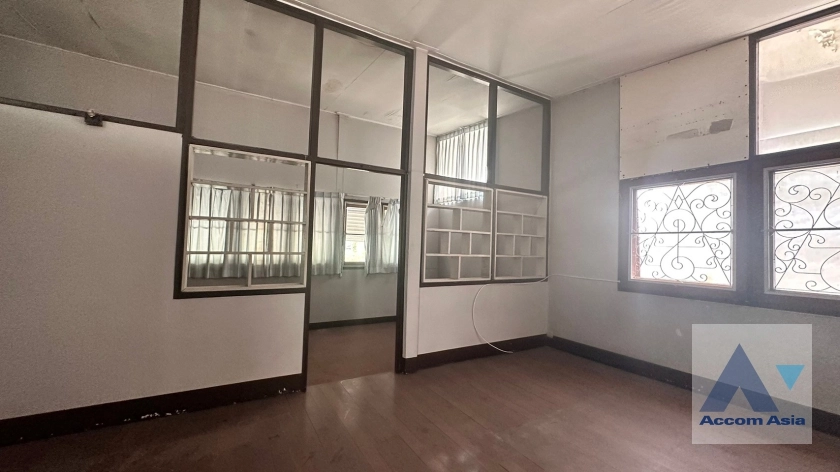 25  House For Sale in Sukhumvit ,Bangkok BTS Thong Lo AA35680