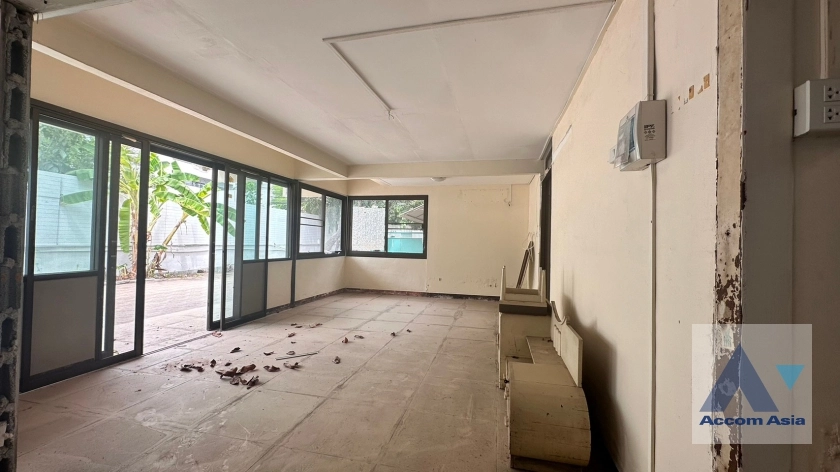 32  House For Sale in Sukhumvit ,Bangkok BTS Thong Lo AA35680