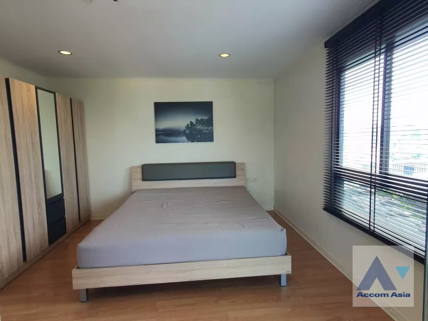  1  2 br Condominium For Sale in Pattanakarn ,Bangkok BTS On Nut at Lumpini Ville Sukhumvit 77 AA35683
