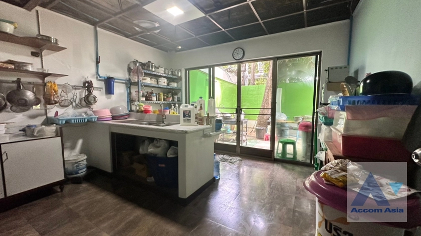 8  4 br House For Sale in Sukhumvit ,Bangkok BTS Thong Lo AA35684