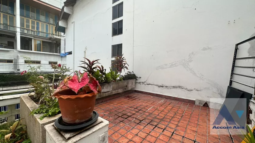 12  4 br House For Sale in sukhumvit ,Bangkok BTS Thong Lo AA35684