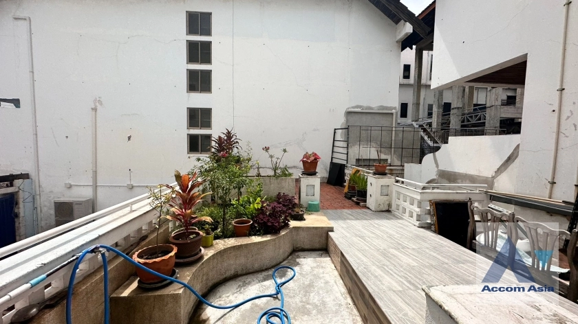  1  4 br House For Sale in Sukhumvit ,Bangkok BTS Thong Lo AA35684