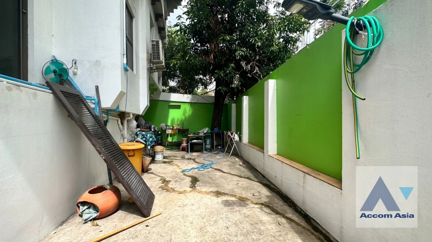 15  4 br House For Sale in Sukhumvit ,Bangkok BTS Thong Lo AA35684