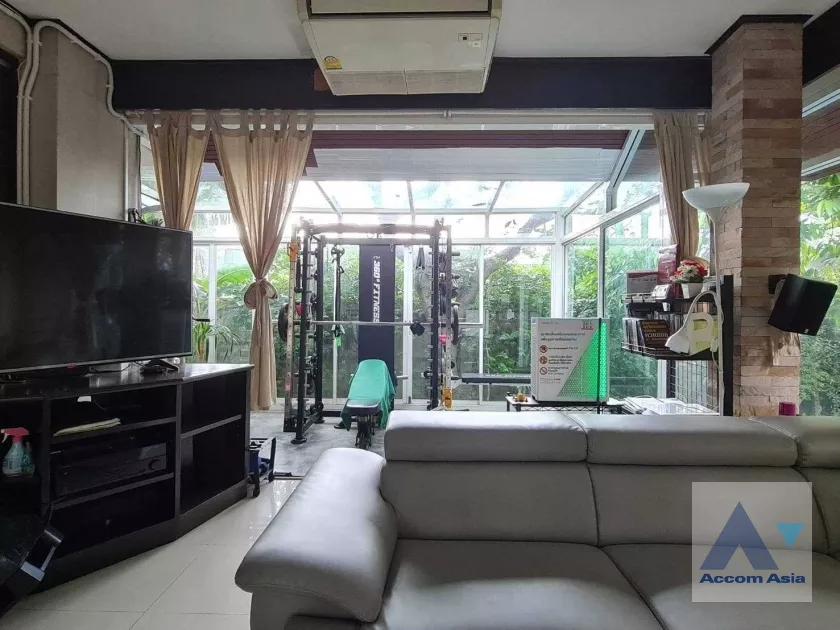  1  3 br House For Sale in Bang Na ,Bangkok  AA35701
