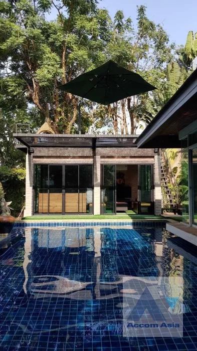 Private Swimming Pool |  3 Bedrooms  House For Sale in Bangna, Bangkok  (AA35701)