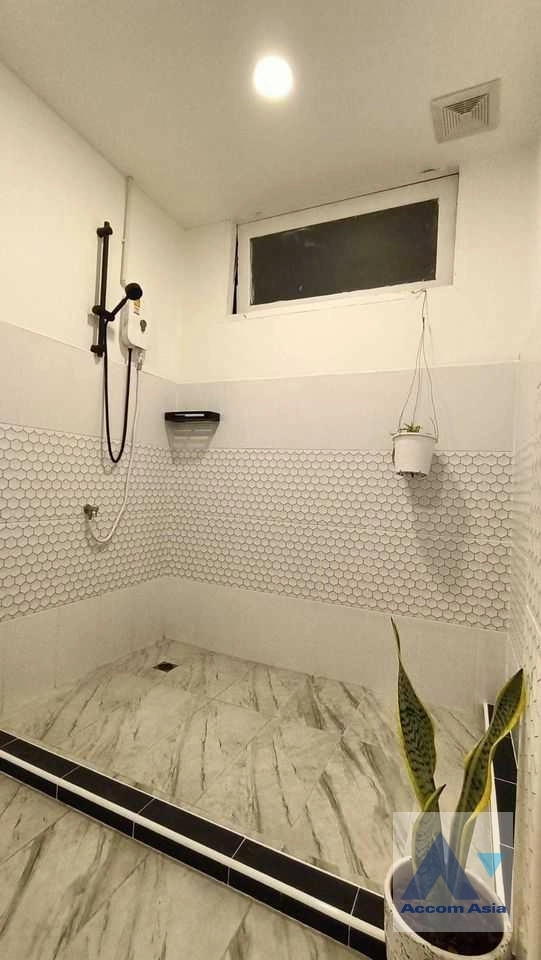 14  2 br House for rent and sale in New Phetchaburi ,Bangkok  AA35715