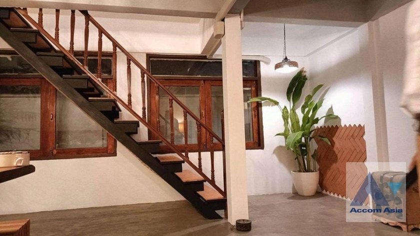 8  2 br House for rent and sale in New Phetchaburi ,Bangkok  AA35715