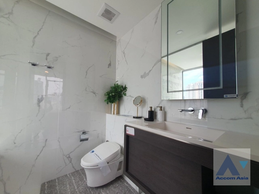 26  2 br Condominium For Sale in Sukhumvit ,Bangkok MRT Queen Sirikit National Convention Center at Siamese Exclusive Queens AA35720