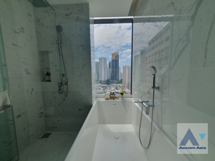 29  2 br Condominium For Sale in Sukhumvit ,Bangkok MRT Queen Sirikit National Convention Center at Siamese Exclusive Queens AA35720