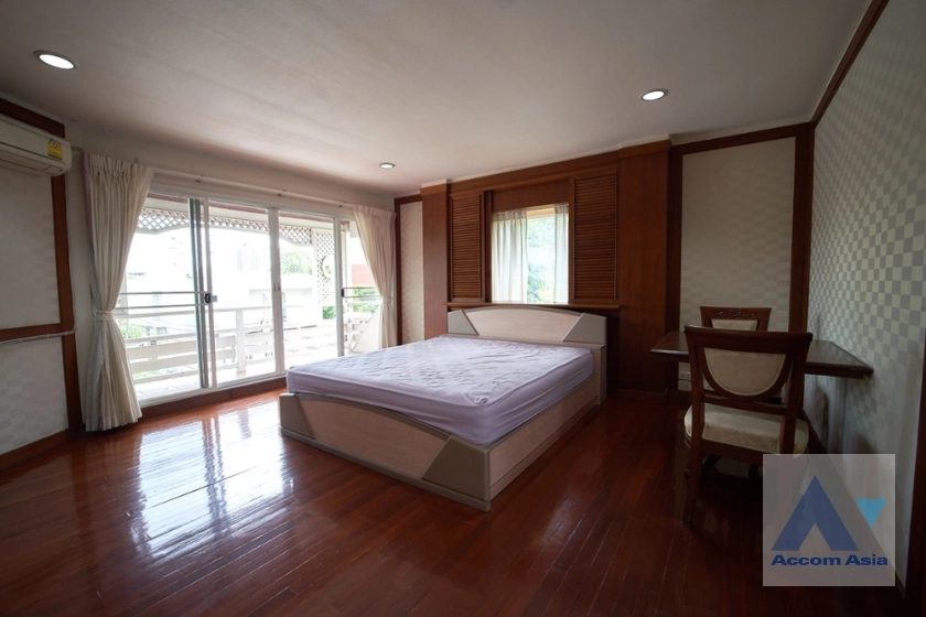 10  3 br House For Rent in Sathorn ,Bangkok BRT Thanon Chan AA35724