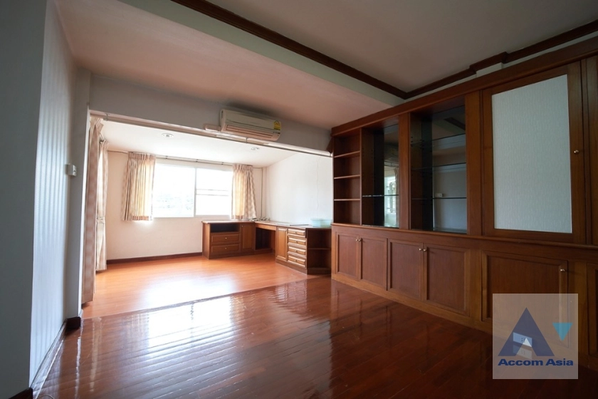 12  3 br House For Rent in Sathorn ,Bangkok BRT Thanon Chan AA35724