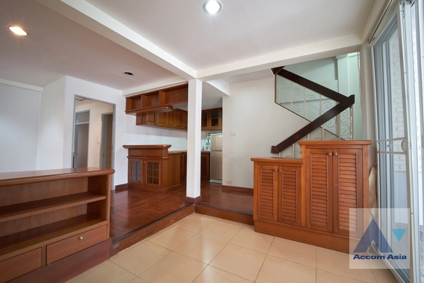  1  3 br House For Rent in Sathorn ,Bangkok BRT Thanon Chan AA35724